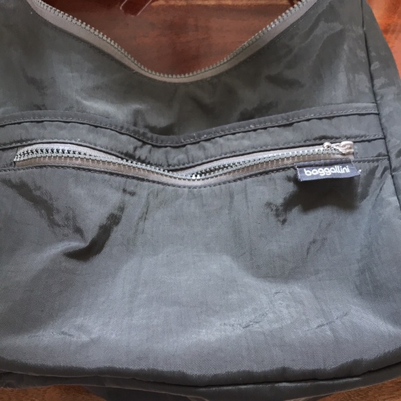 Baggalini grey adjustable strap handbag - Picture 4 of 5